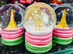 Bola de nieve Torre Eiffel 2 macarrones