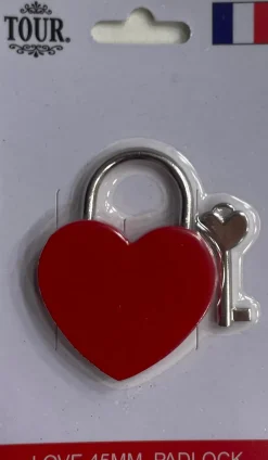Candado de corazón rojo con llave de corazón.