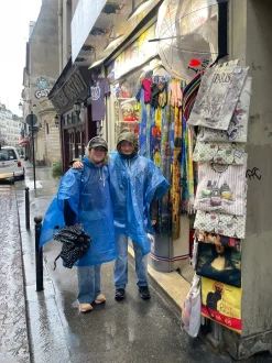 Poncho impermeable Torre Eiffel "Happy Days in Paris"